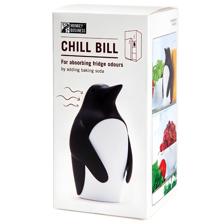 Verpakking van Monkey Business Chill Bill met afbeelding van de pinguïn en uitleg over het absorberen van koelkastgeurtjes