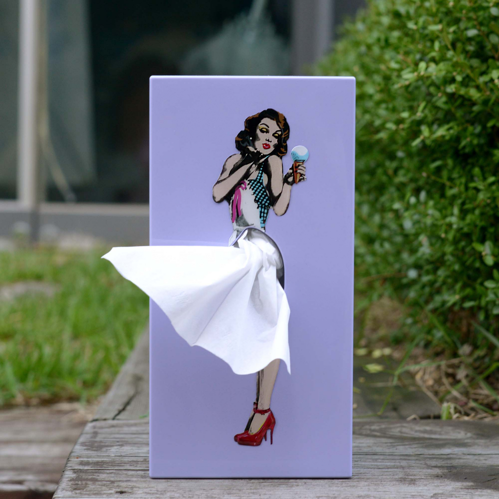 Paarse SPEXTRUM Tissue Up Girl met witte tissue als rok